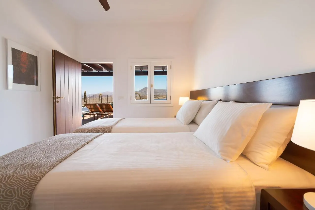Villa Agave // Villa Cardón Puerto Calero Spagna